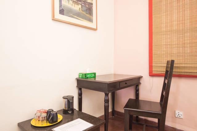 G 49 Bed & Breakfast New Delhi Bagian luar foto