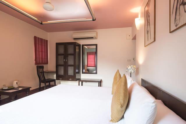 G 49 Bed & Breakfast New Delhi Bagian luar foto