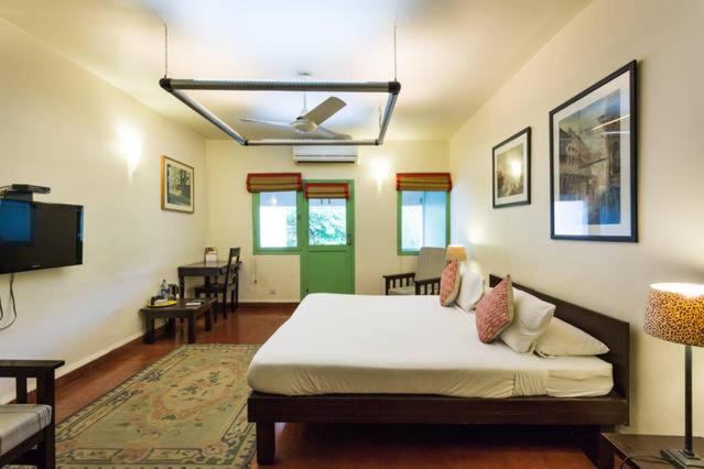 G 49 Bed & Breakfast New Delhi Bagian luar foto