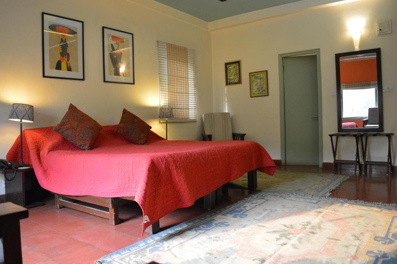 G 49 Bed & Breakfast New Delhi Bagian luar foto